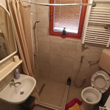 ホームステイ Cozy With A Balcony