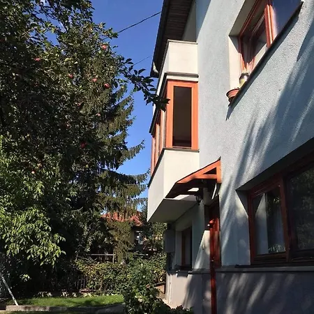 ホームステイ Cozy With A Balcony サラエヴォ