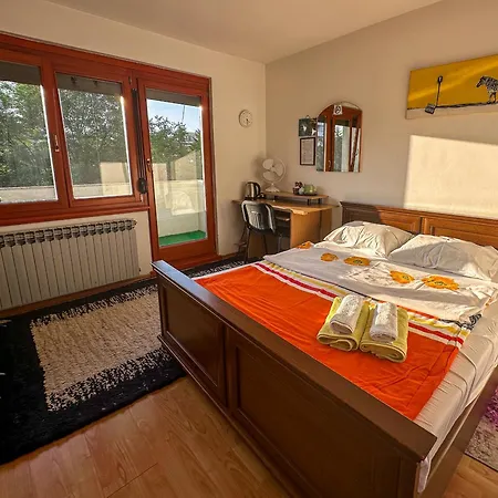 Cozy With A Balcony Ostanak kod kuće