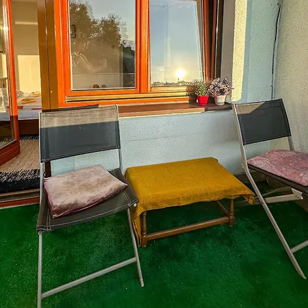 Cozy With A Balcony Ostanak kod kuće