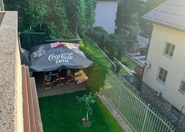 Cozy With A Balcony Homestay *