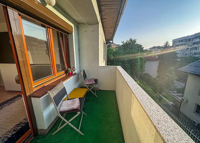 Homestay Cozy With A Balcony *